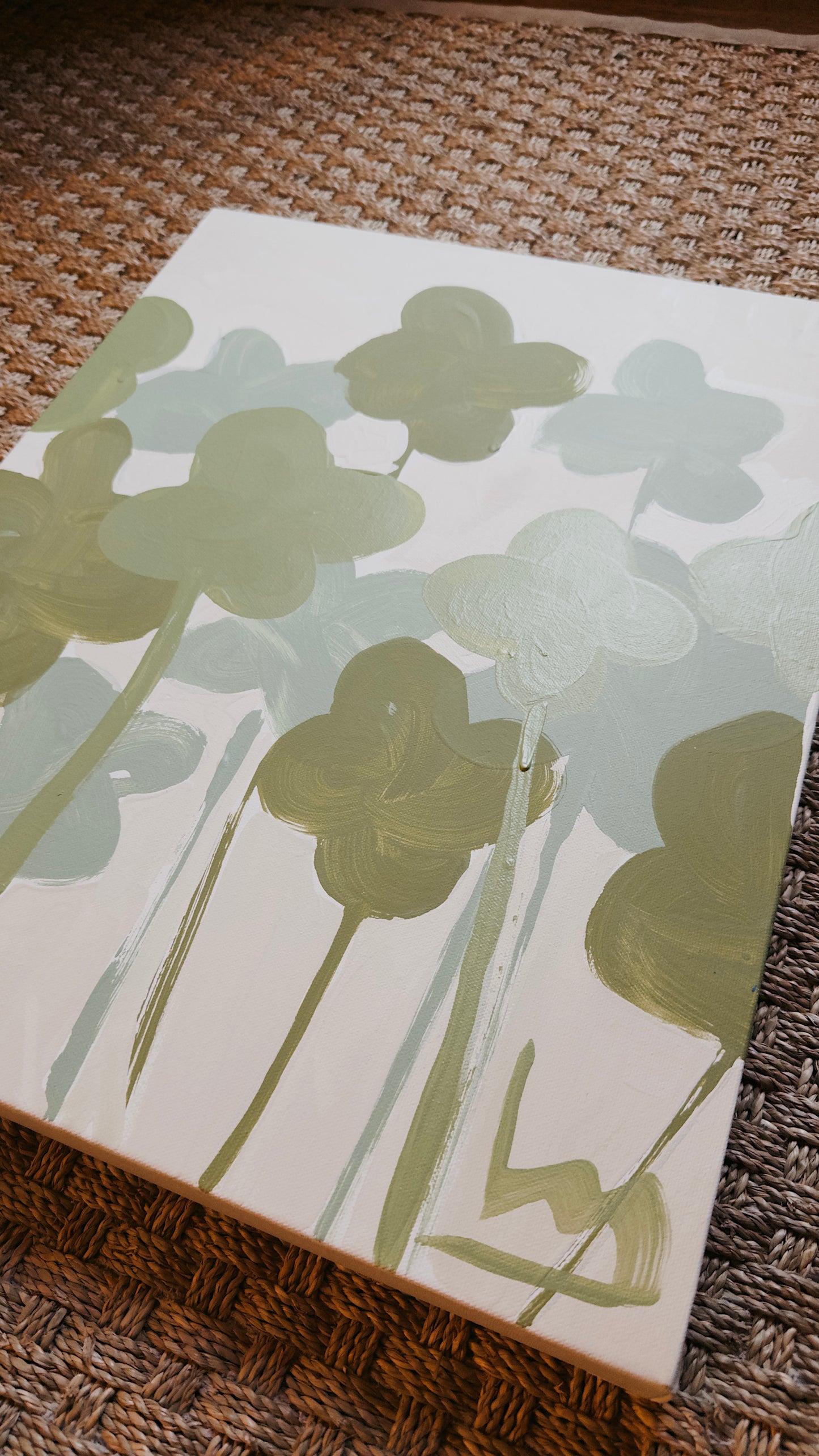 Mini Four Leaf Flower · 20” x 16"